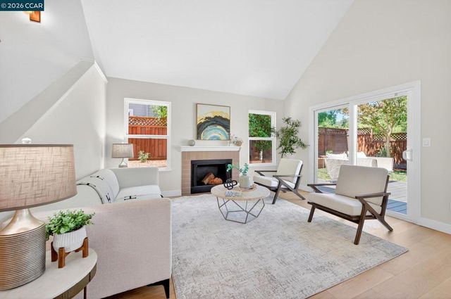 726 Buena Vista Pl, Walnut Creek, CA 94597