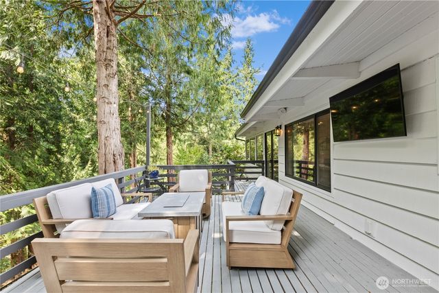 3227 103rd Place NE, Bellevue, WA 98004