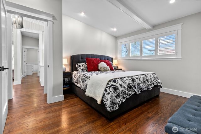 3227 103rd Place NE, Bellevue, WA 98004