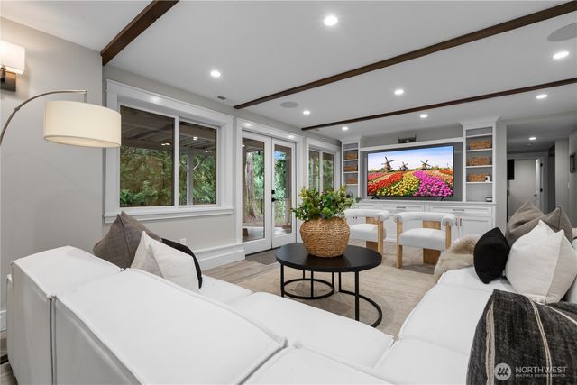 3227 103rd Place NE, Bellevue, WA 98004