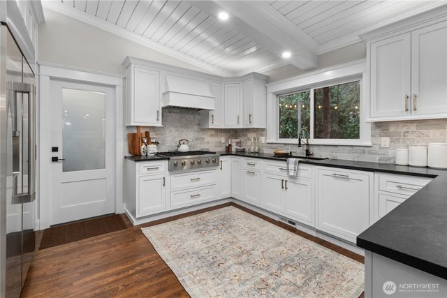 3227 103rd Place NE, Bellevue, WA 98004