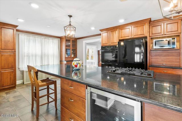 180 S Main Avenue, Albany, NY 12208