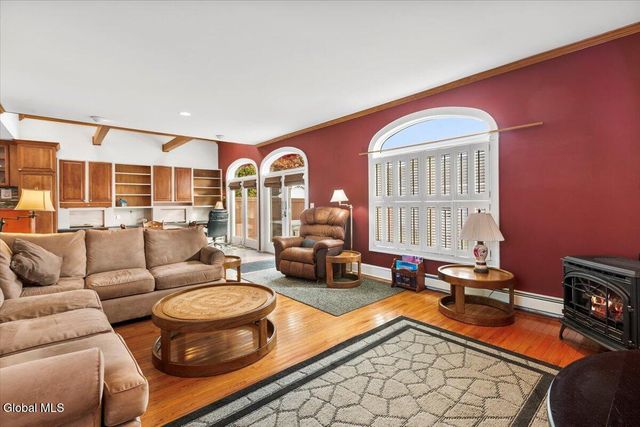 180 S Main Avenue, Albany, NY 12208