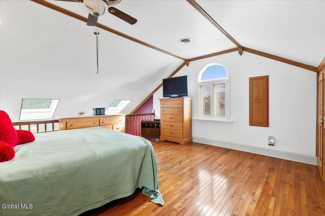 180 S Main Avenue, Albany, NY 12208