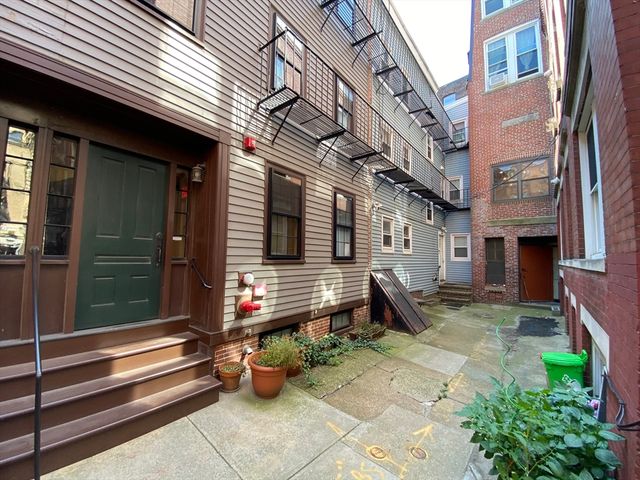 7 Lathrop Pl 1R, Boston, MA 02113