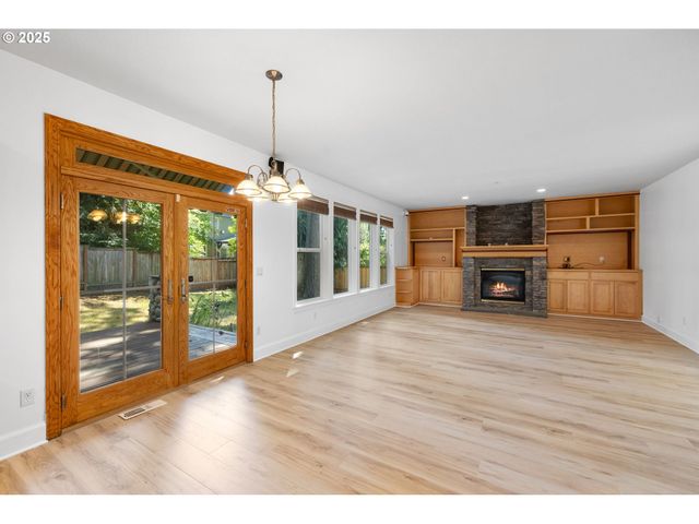 15111 OYER Dr, Oregon City, OR 97045