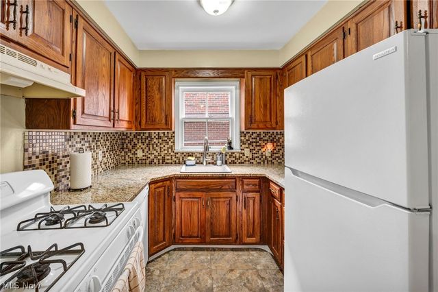 13570 Cedar Road, University Heights, OH 44118