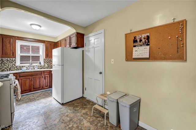13570 Cedar Road, University Heights, OH 44118