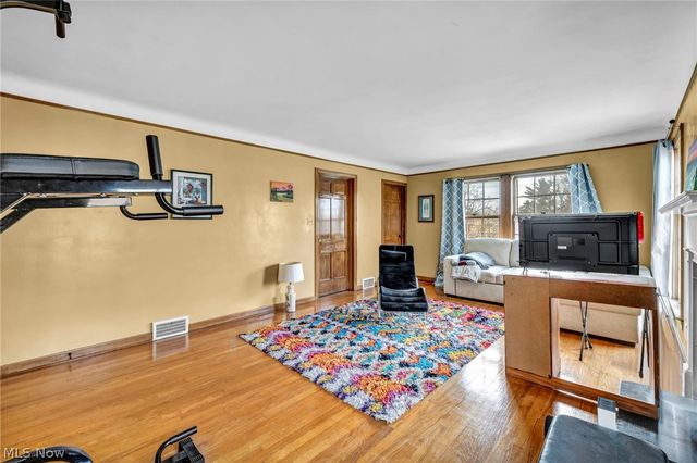 13570 Cedar Road, University Heights, OH 44118