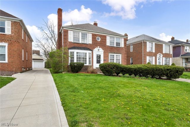 13570 Cedar Road, University Heights, OH 44118