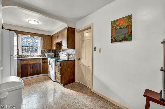 13570 Cedar Road, University Heights, OH 44118