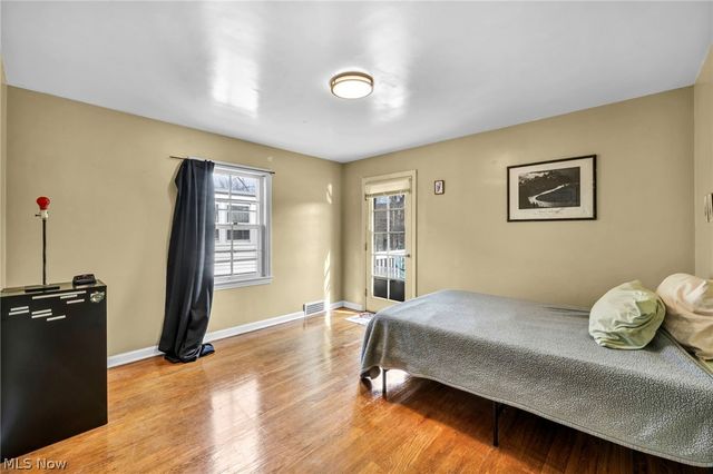 13570 Cedar Road, University Heights, OH 44118