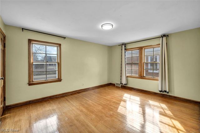 13570 Cedar Road, University Heights, OH 44118