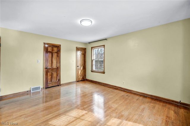13570 Cedar Road, University Heights, OH 44118
