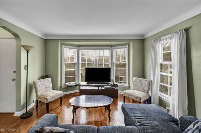 13570 Cedar Road, University Heights, OH 44118
