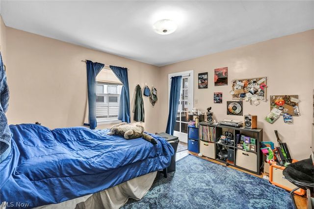 13570 Cedar Road, University Heights, OH 44118
