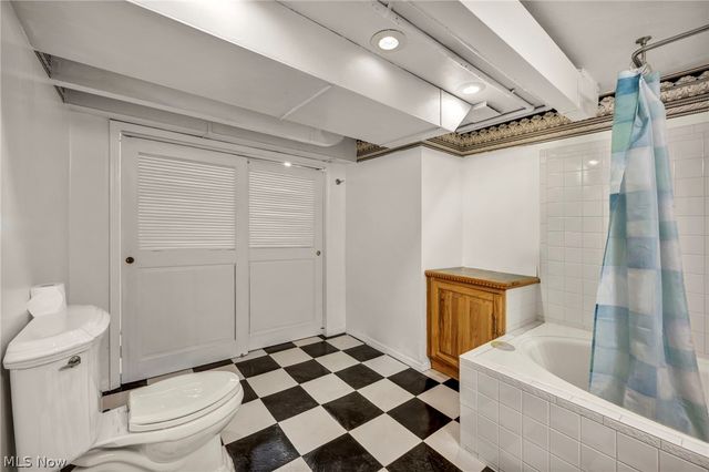 13570 Cedar Road, University Heights, OH 44118