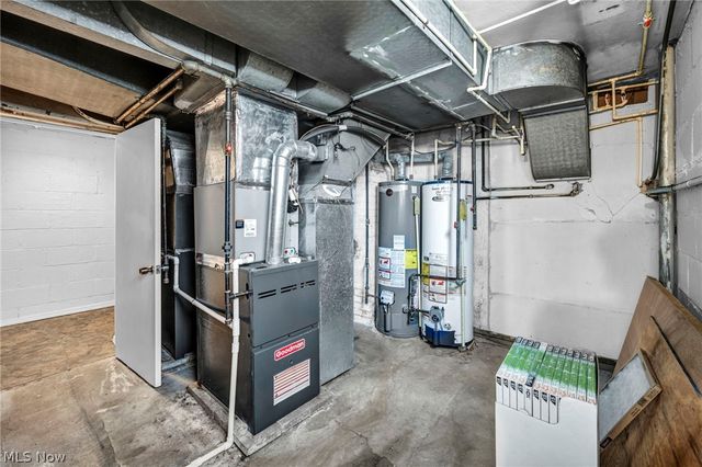 13570 Cedar Road, University Heights, OH 44118