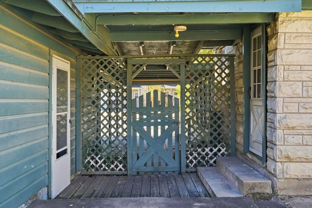 605 Hilliard Street, Conroe, TX 77301