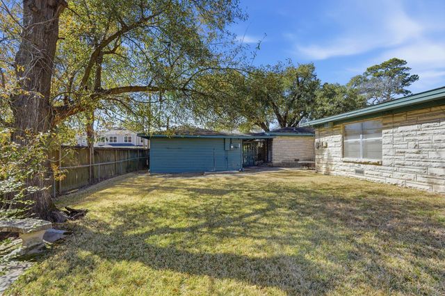 605 Hilliard Street, Conroe, TX 77301