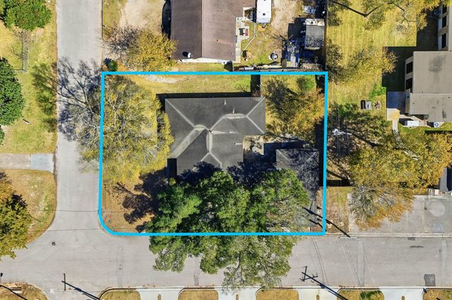 605 Hilliard Street, Conroe, TX 77301