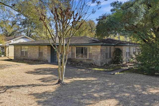 605 Hilliard Street, Conroe, TX 77301