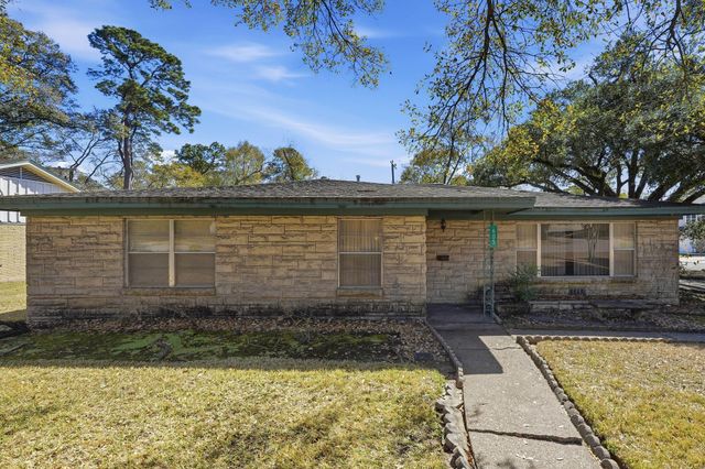 605 Hilliard Street, Conroe, TX 77301