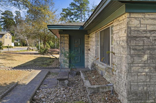 605 Hilliard Street, Conroe, TX 77301