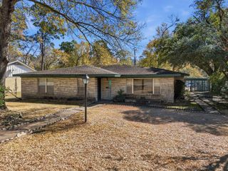 605 Hilliard Street, Conroe, TX 77301