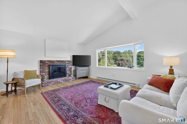 16 Apache Drive, Brookfield, CT 06804