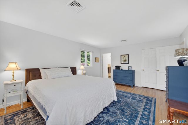 16 Apache Drive, Brookfield, CT 06804