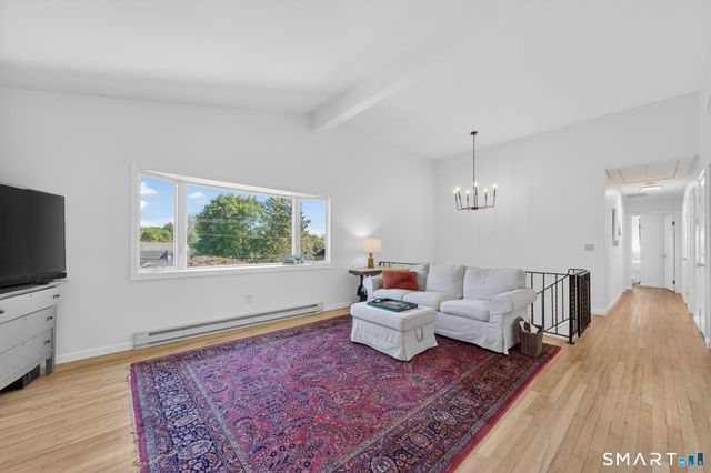 16 Apache Drive, Brookfield, CT 06804