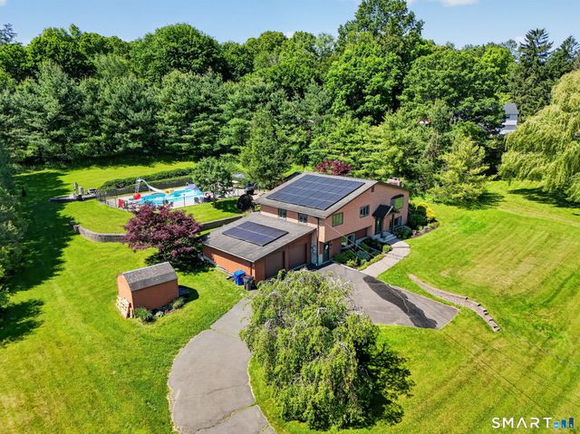 16 Apache Drive, Brookfield, CT 06804