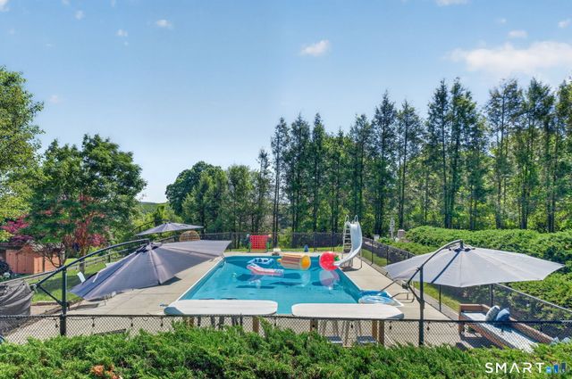 16 Apache Drive, Brookfield, CT 06804