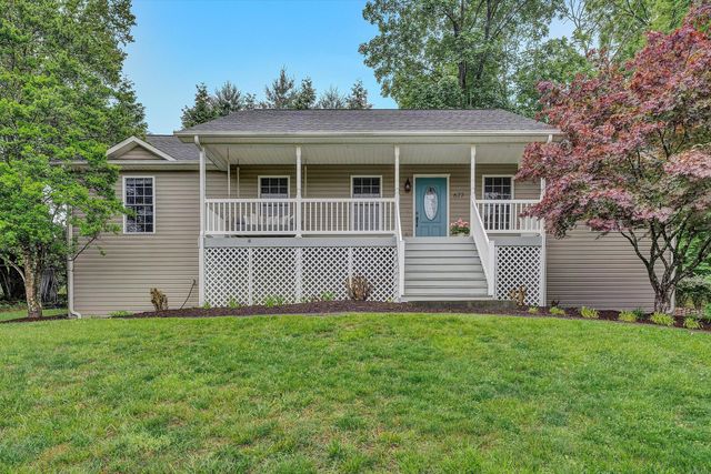 677 Deerfield RD, Troutville, VA 24175