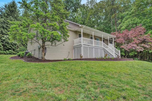 677 Deerfield RD, Troutville, VA 24175