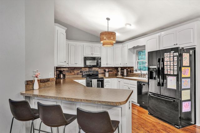 677 Deerfield RD, Troutville, VA 24175