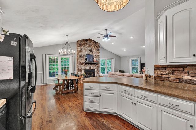 677 Deerfield RD, Troutville, VA 24175