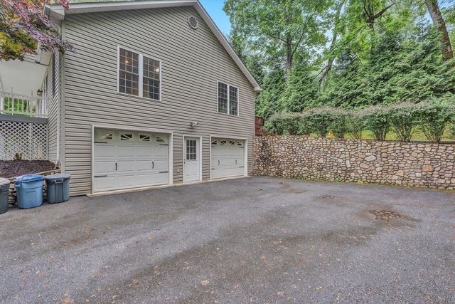 677 Deerfield RD, Troutville, VA 24175