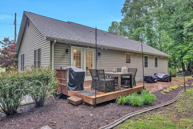 677 Deerfield RD, Troutville, VA 24175