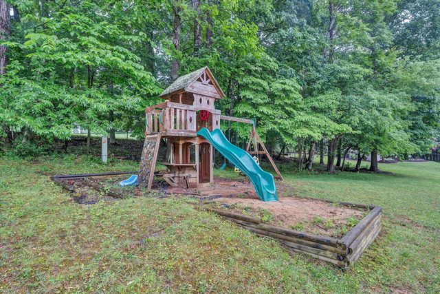 677 Deerfield RD, Troutville, VA 24175