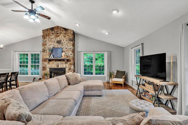 677 Deerfield RD, Troutville, VA 24175