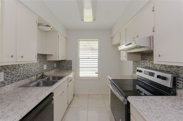 1705 Mermaid Dr, Corpus Christi, TX 78412