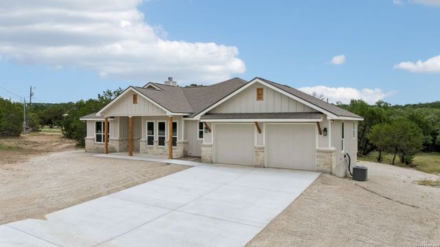 2045 Desiree St, Canyon Lake, TX 78133