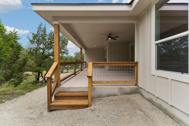 2045 Desiree St, Canyon Lake, TX 78133