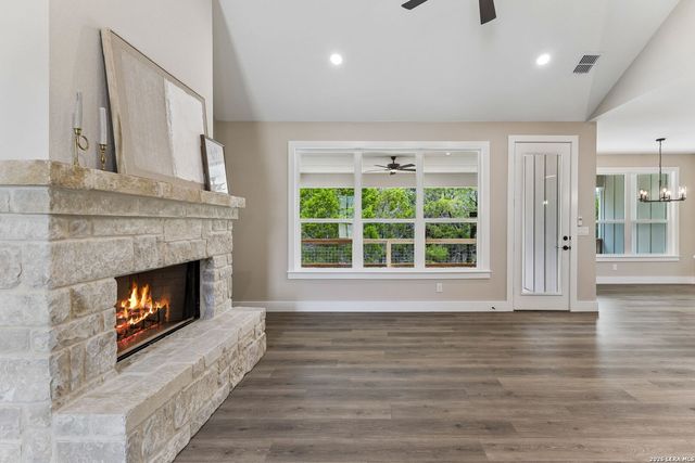 2045 Desiree St, Canyon Lake, TX 78133