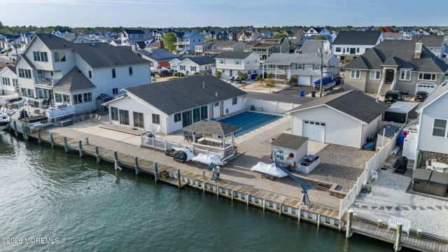 347 Cheryl Drive, Toms River, NJ 08755