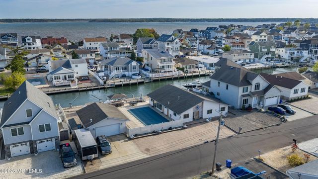 347 Cheryl Drive, Toms River, NJ 08755