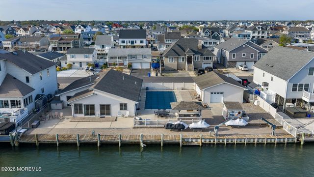 347 Cheryl Drive, Toms River, NJ 08755