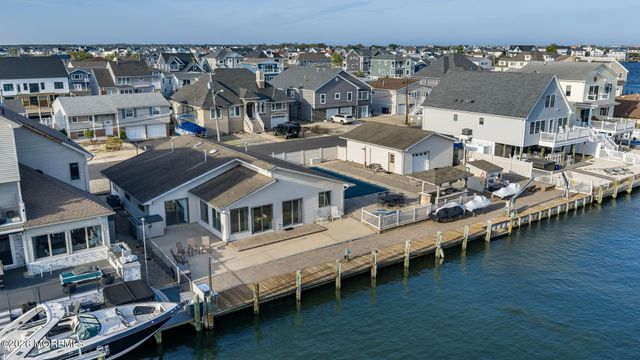 347 Cheryl Drive, Toms River, NJ 08755